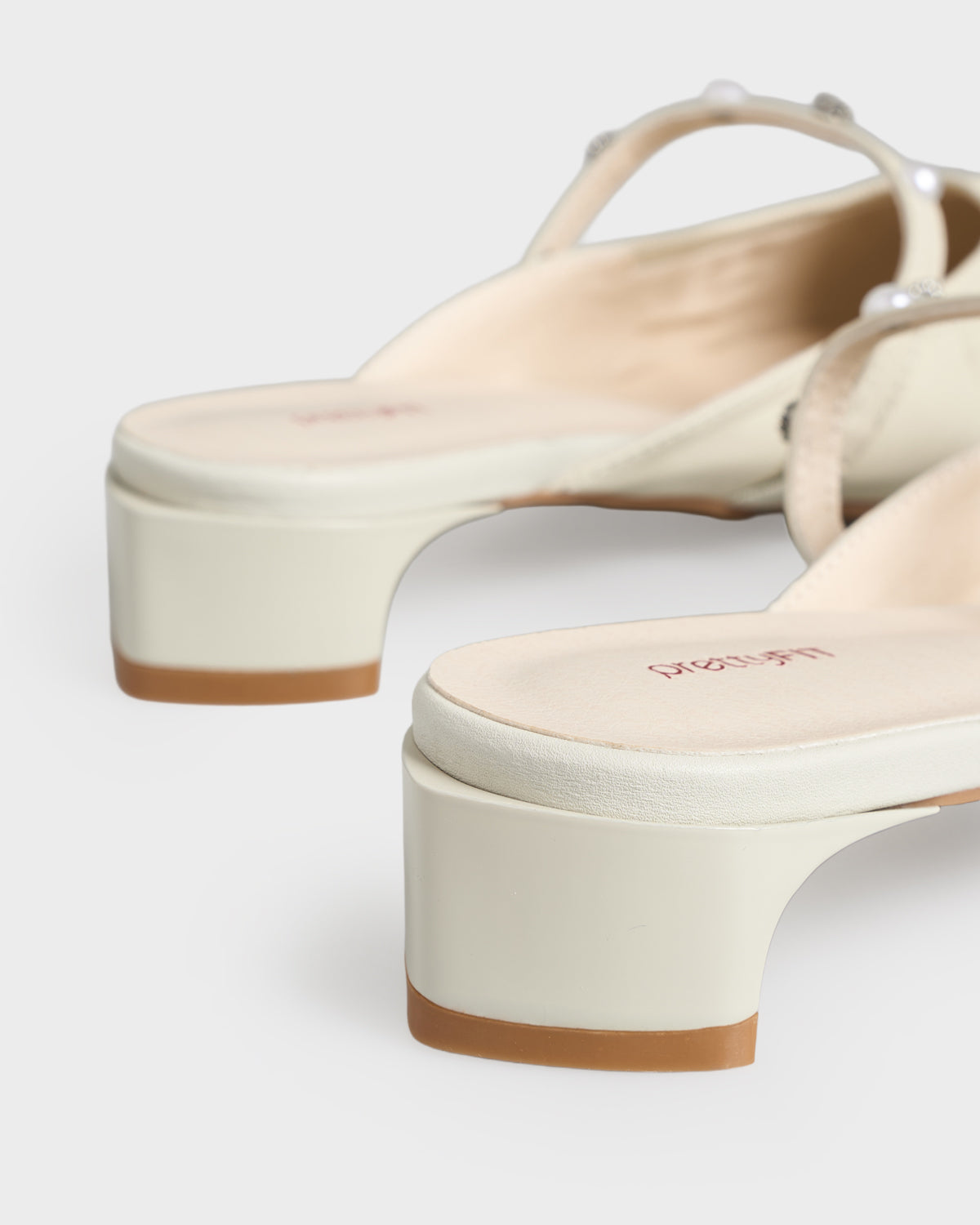 #color_ivory